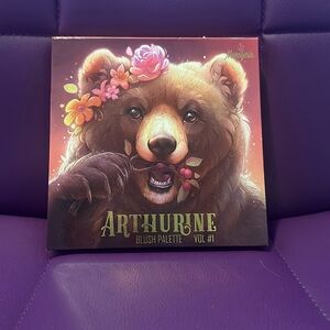 Menagerie Cosmetics Arthurine Blush Palette